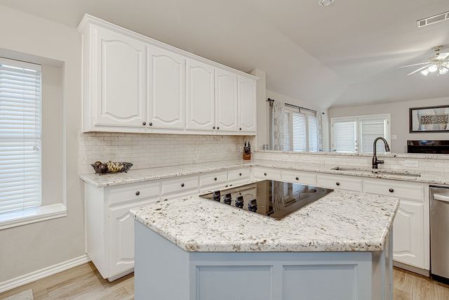 2325 Point Star Drive, Arlington, TX 76001