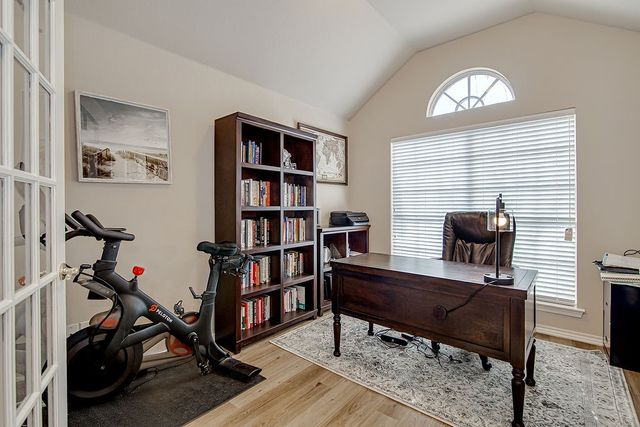 2325 Point Star Drive, Arlington, TX 76001