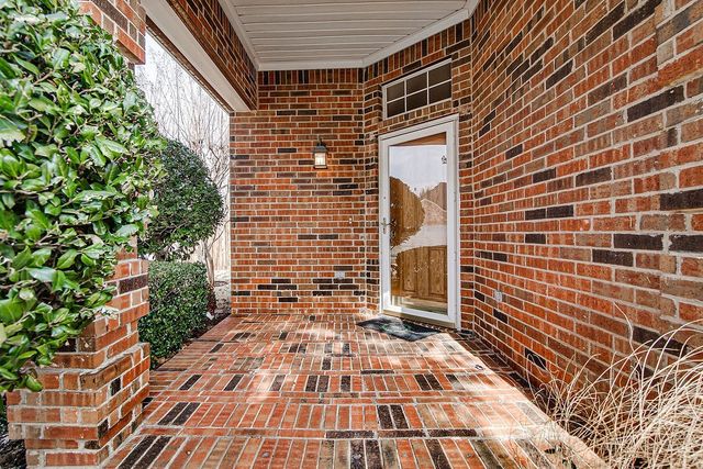 2325 Point Star Drive, Arlington, TX 76001