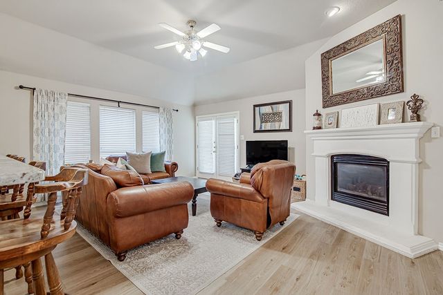 2325 Point Star Drive, Arlington, TX 76001