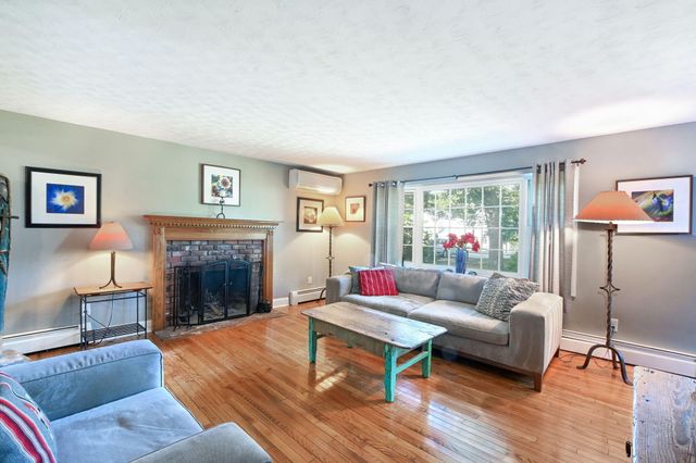 679 N Falmouth Highway, North Falmouth, MA 02556