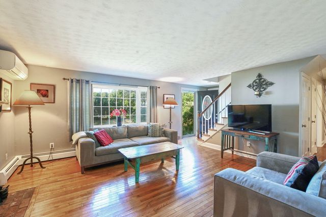 679 N Falmouth Highway, North Falmouth, MA 02556