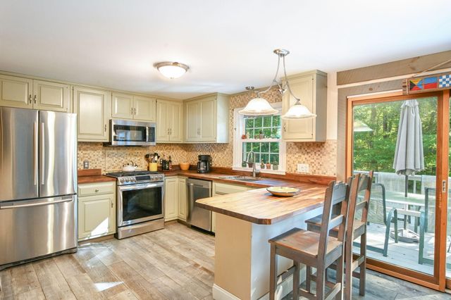 679 N Falmouth Highway, North Falmouth, MA 02556