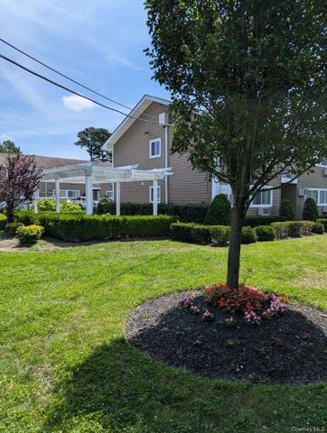 1737 N Gardiner Drive, Bay Shore, NY 11706
