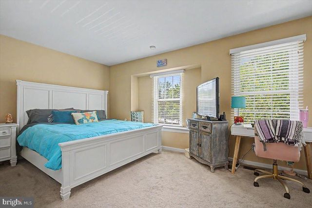 420 CEDARCREST LN, Upper Chichester, PA 19014