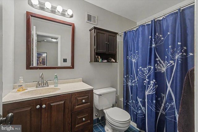 420 CEDARCREST LN, Upper Chichester, PA 19014