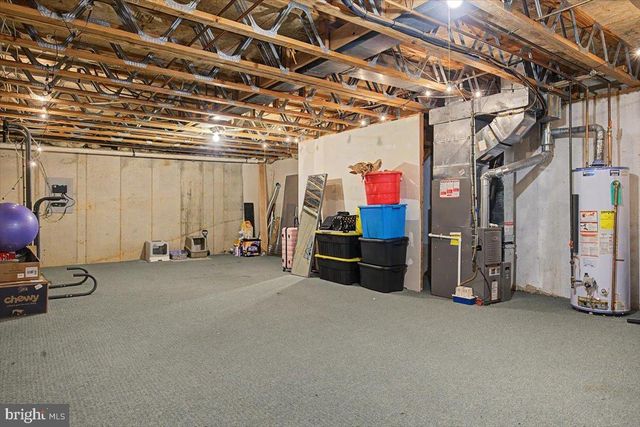 420 CEDARCREST LN, Upper Chichester, PA 19014