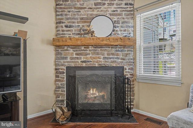 420 CEDARCREST LN, Upper Chichester, PA 19014