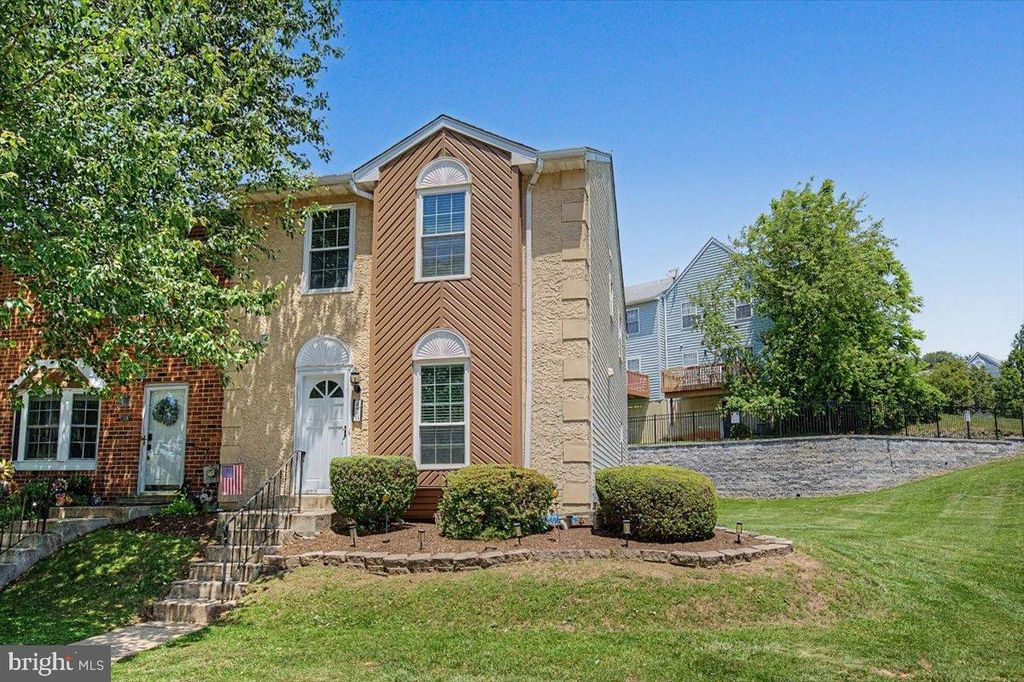 420 CEDARCREST LN, Upper Chichester, PA 19014
