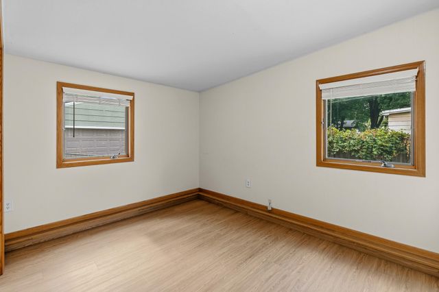 17025 11th Avenue N, Plymouth, MN 55447