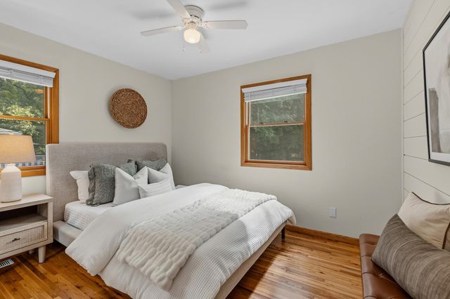 17025 11th Avenue N, Plymouth, MN 55447