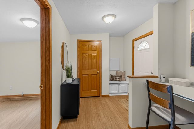 17025 11th Avenue N, Plymouth, MN 55447