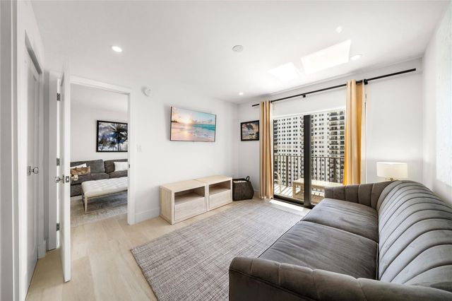 1201 S Ocean Drive 1607N, Hollywood, FL 33019