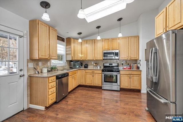 68 Marcia Road, Ringwood, NJ 07456