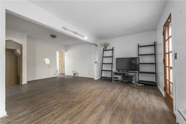 5275 Lynd Avenue, Lyndhurst, OH 44124