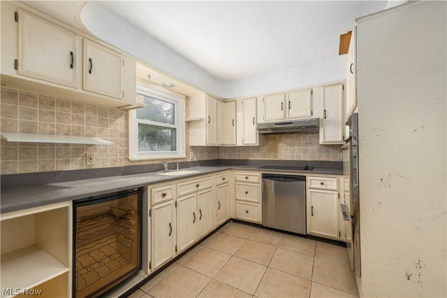 5275 Lynd Avenue, Lyndhurst, OH 44124