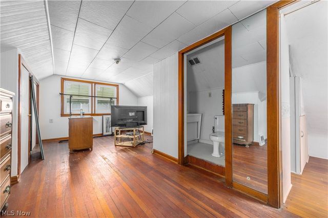 5275 Lynd Avenue, Lyndhurst, OH 44124