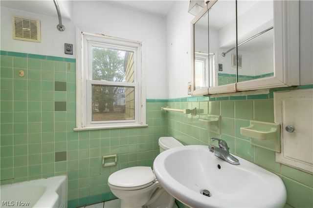 5275 Lynd Avenue, Lyndhurst, OH 44124