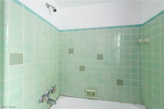 5275 Lynd Avenue, Lyndhurst, OH 44124