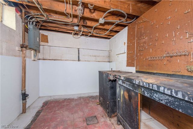 5275 Lynd Avenue, Lyndhurst, OH 44124