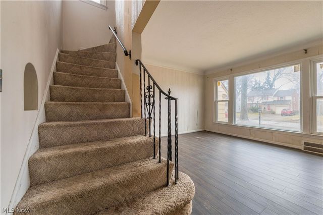 5275 Lynd Avenue, Lyndhurst, OH 44124