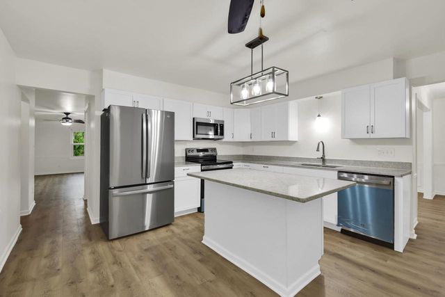 10229 N Concord DRIVE, Mequon, WI 53097