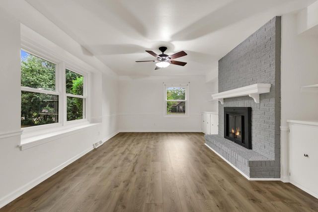 10229 N Concord DRIVE, Mequon, WI 53097
