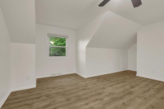 10229 N Concord DRIVE, Mequon, WI 53097