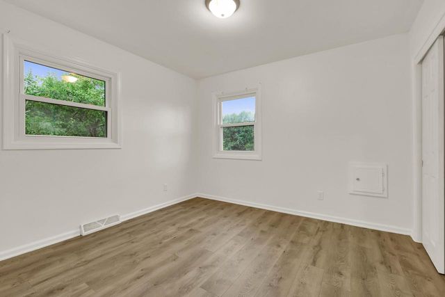 10229 N Concord DRIVE, Mequon, WI 53097