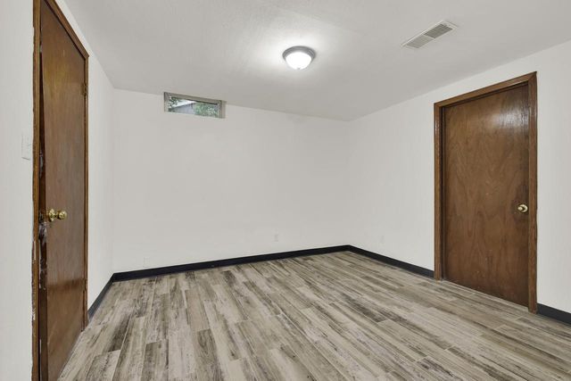 10229 N Concord DRIVE, Mequon, WI 53097