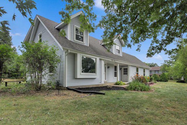 10229 N Concord DRIVE, Mequon, WI 53097