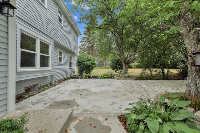 10229 N Concord DRIVE, Mequon, WI 53097
