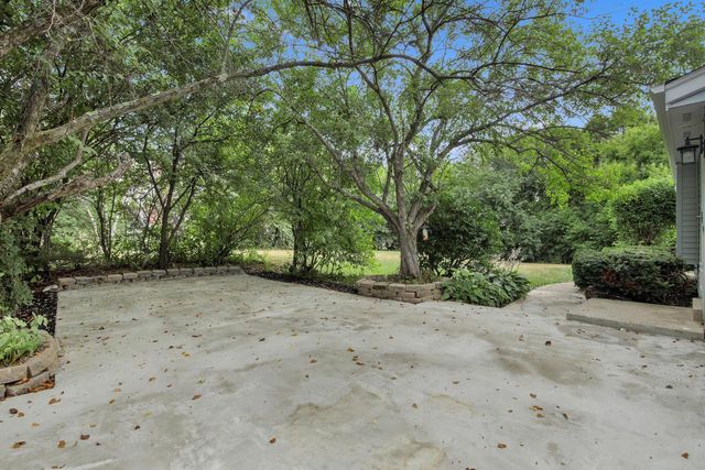 10229 N Concord DRIVE, Mequon, WI 53097