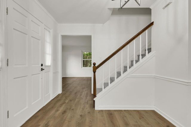 10229 N Concord DRIVE, Mequon, WI 53097