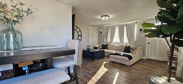 18 Massasoit Ave, Brockton, MA 02302