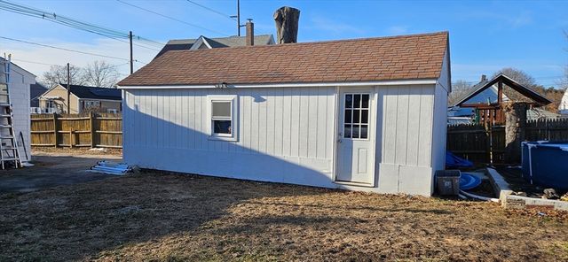 18 Massasoit Ave, Brockton, MA 02302