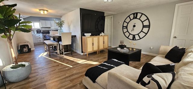 18 Massasoit Ave, Brockton, MA 02302