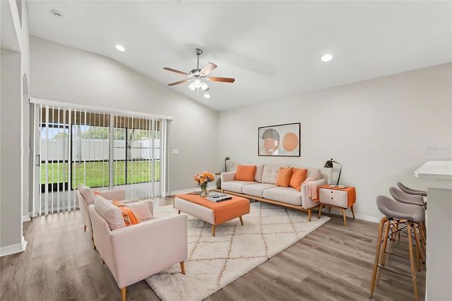 433 DOWN PINE DRIVE, Seffner, FL 33584