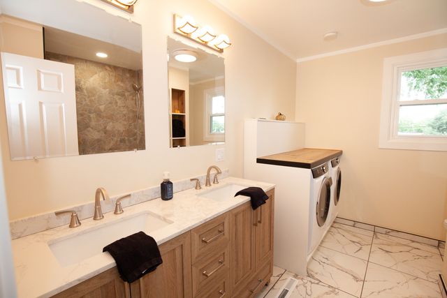 9012 W 89th Street, Hickory Hills, IL 60457