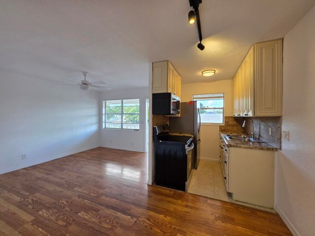 201 S J Street 8, Lake Worth Beach, FL 33460