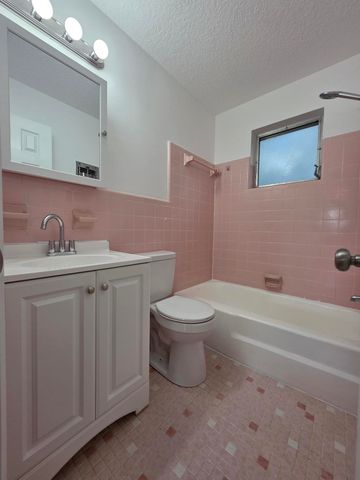 201 S J Street 8, Lake Worth Beach, FL 33460