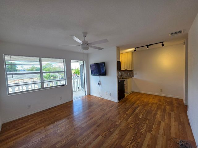 201 S J Street 8, Lake Worth Beach, FL 33460