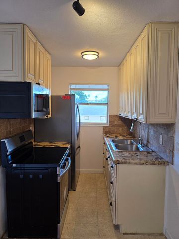 201 S J Street 8, Lake Worth Beach, FL 33460