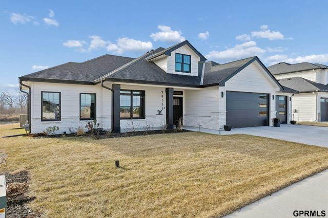 28533 Jessie Circle, Valley, NE 68064