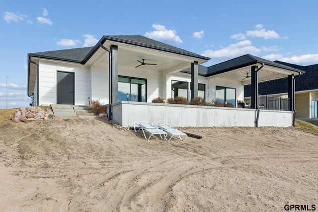 28533 Jessie Circle, Valley, NE 68064