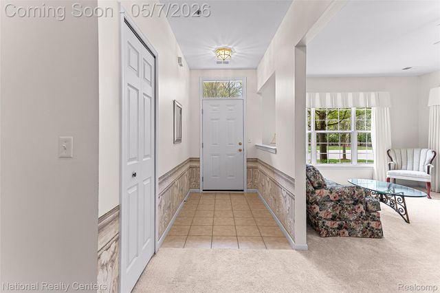 1637 Deepwood Circle, Rochester, MI 48307