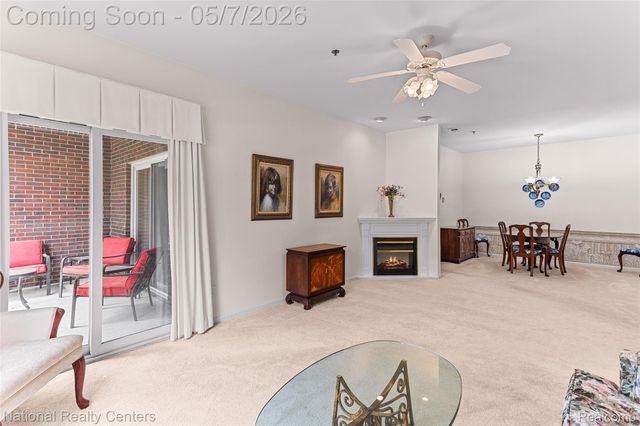 1637 Deepwood Circle, Rochester, MI 48307