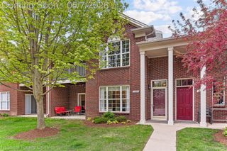 1637 Deepwood Circle, Rochester, MI 48307