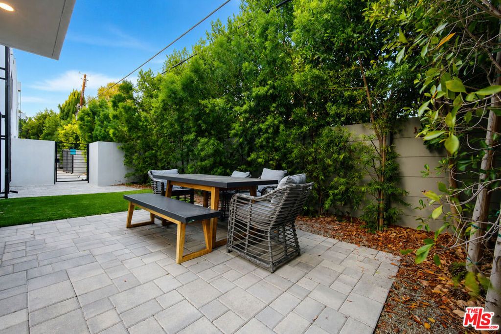 11614 Colfax Meadow Lane, Studio City, CA 91604 — photo 3