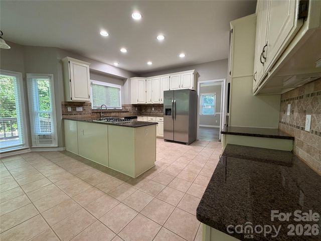 4714 Avonwood Lane, Charlotte, NC 28270
